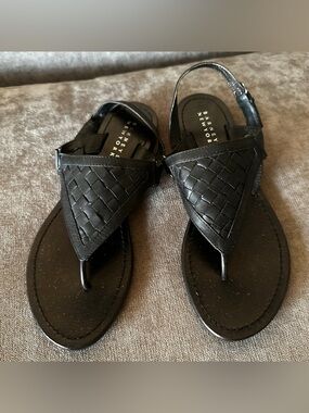 BARNEYS New York Black Woven Leather Thong Sandals RARE Size 36 US 6